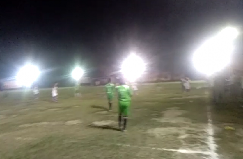 State level football competition राज्य स्तरीय फुटबॉल प्रतियोगिता : मिर्जापुर ने रायबरेली को तो मुरादाबाद ने फैजाबाद को हराया