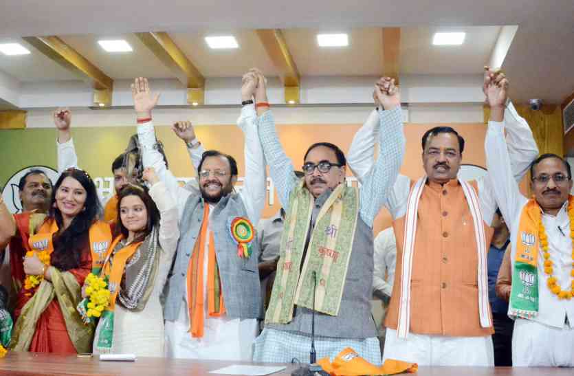 BJP बसपा को एक और बड़ा झटका, दो पूर्व विधायक समेत छह ने थामा भाजपा का दामन