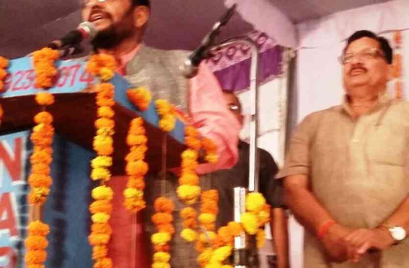 Minister Suresh Khanna पंडित सियाराम मिश्र की प्रतिमा का अनावरण