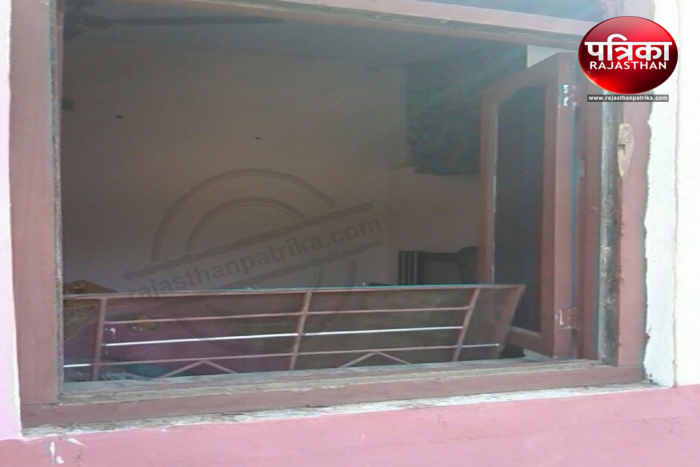 One kilogram of silver jewelery stolen from Zune House सूने मकान से एक किलो चांदी के आभूषण चोरी