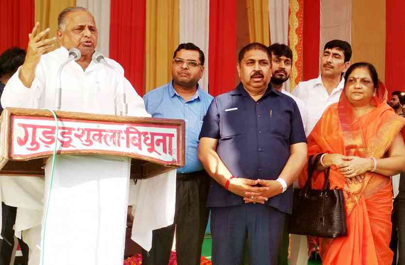 Mulayam Singh Yadav मुलायम सिंह यादव ने कहा, चीन भारत को कर रहा है परेशान
