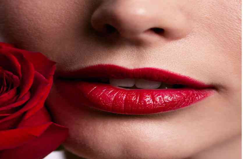 cracked lips care फटे होंठों का इलाज: आजमाएं ये घरेलू नुस्खे