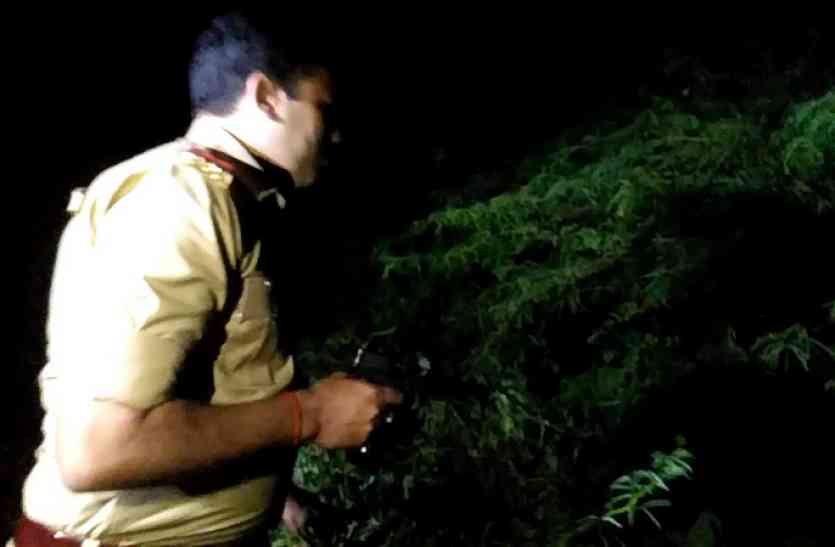 police encounter इलाहाबाद में पुलिस- बदमाशों में मुठभेड़, एक अपराधी को लगी गोली