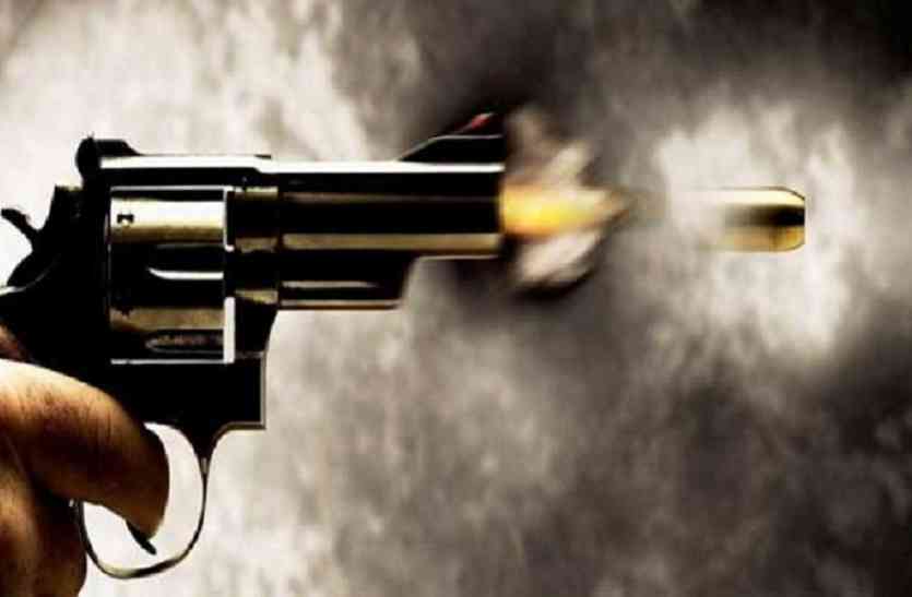 Firing जौनपुर में बदमाशों ने युवक को मारी गोली