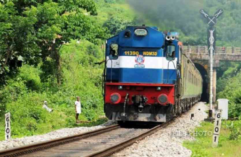 railway आधा घंटे पहले उठेगी बांद्रा एक्सप्रेस, उदयपुर आने-जाने वाली 5 गाडिय़ों का बदलेगा समय