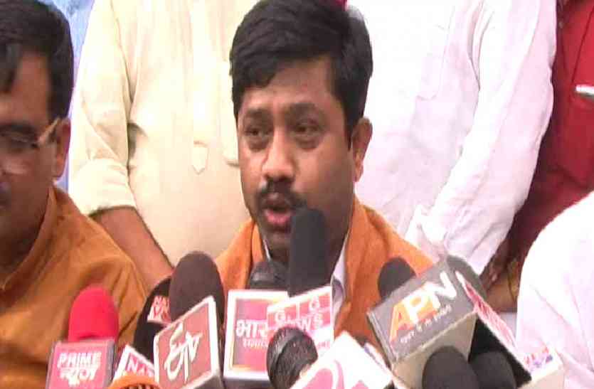 Minister nand gopal nandi दावेदारों ने कैबिनेट मंत्री नंदी के सामने दिखाया दम, मांगा टिकटनंदी