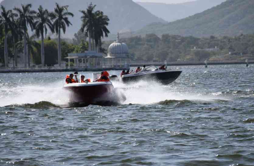 boat accident video: उदयपुर की फतहसागर झील में फिर भिड़ी नावें, नाव से उछल पानी में गिरा युवक, बमुश्किल बची जान