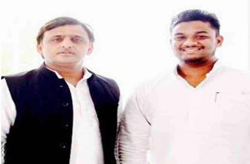 lucknow nagar nigam वर्तमान पार्षद का टिकट काट अखिलेश ने अपने पारिवारिक नाई को दिया टिकट