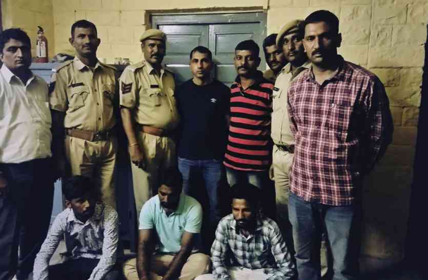 Jaisalmer patrika Jaisalmer crime- जैसलमेर में सरे बाजार मनचलों ने किया छात्राओं के साथ यह काम, फिर पुलिस ने किया...