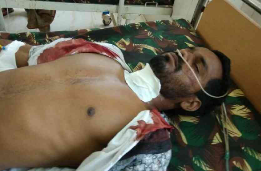TIFF from God thrown out of the temple then cut out of fear police भगवान से किया झगड़ा, मंदिर से फेंका बाहर, फिर पुलिस के डर से काटा गला