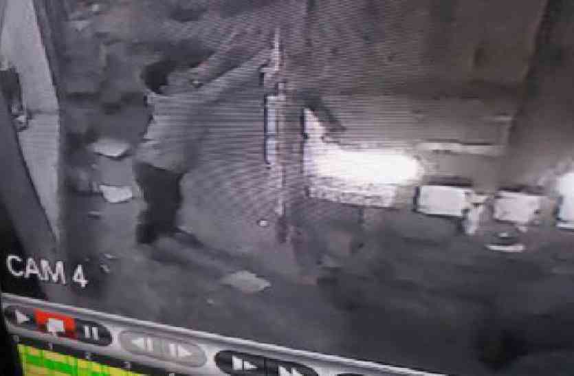 viral video of truck thief police negligency: सड़कों पर फर्राटे भर रहा चोरी का ट्रक, इस वीडियो ने मचाया हड़कम्प, आप भी देखें