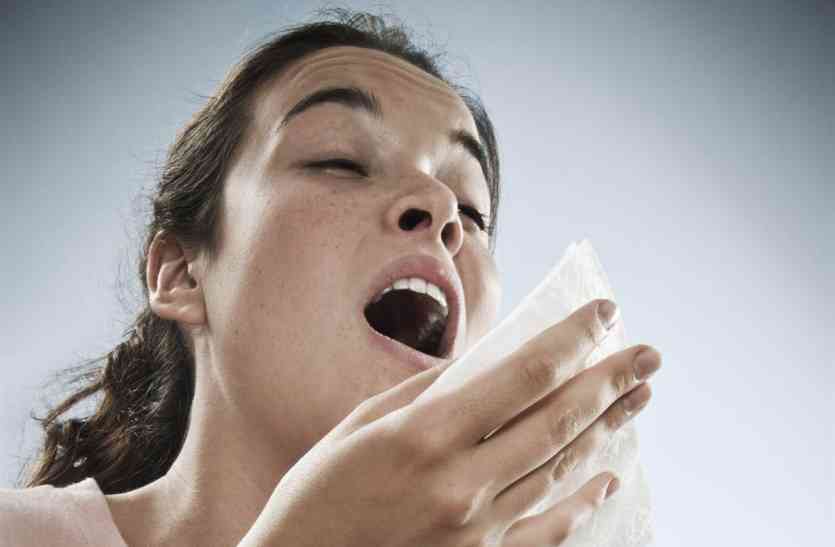 sneeze home remedy सुबह उठते ही आपको आती है छींके, ये है वजह और समाधान
