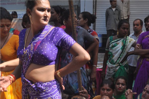 पड़ोसी ने बनाई किन्नर की पर्सनल वीडियो, तो गुस्सा कर उसने किया ऐसा काम पड़ोसी ने बनाई किन्नर की पर्सनल वीडियो, तो गुस्सा कर उसने किया ऐसा काम