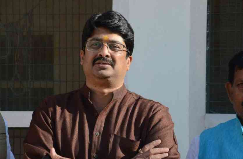 Raja Bhaiya निकाय चुनाव के ठीक पहले राजा भइया ने किया यह काम