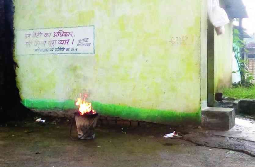 किन अभी जरूरतमंद लोगो को इस योजना का लाभ नहीं मिल पा रहा है उज्जवला की पोल खोल रही सिगड़ी, हर घर में एलपीजी की परिकल्पना अभी अधूरी