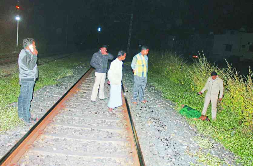 train शौचालय था नहीं तो पटरी पर गई थी, फिर जानें क्या हुआ देखें वीडियो