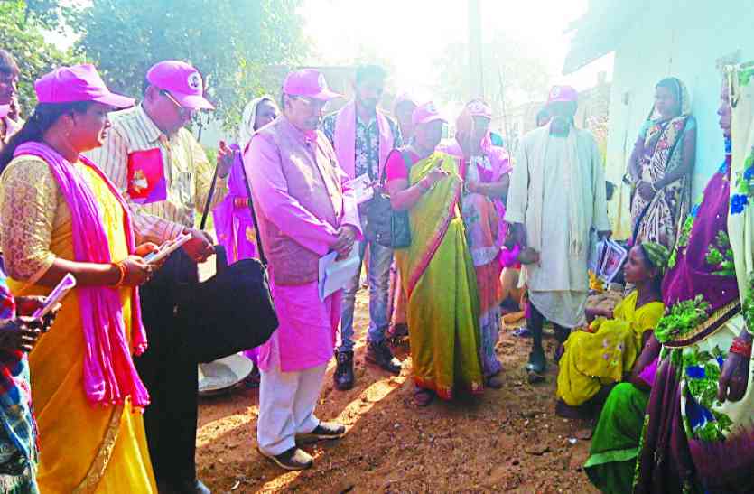 Public and Government लोगों ने निराश्रित पेंशन व मिट्टी तेल न मिलने का दुखड़ा रोया
