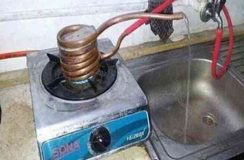 jugaad भारतीय इतने जुगाड़ू हैं कि दुनिया हमारे आगे पानी मांगती है, लेकिन अगर जुगाड़ ऐसा हो तो...