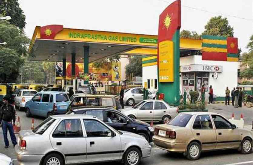 CNG sticker ऑड-इवन: दिल्ली में इन 21 जगहों पर मिलेंगे CNG गाड़ियों के स्टीकर