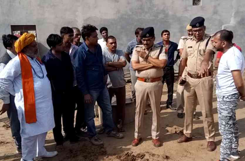 Cow Killing in Jhunjhunu अवांछनीय तत्वों ने की गाय की निर्मम हत्या, विहिप और बजरंग दल का प्रदर्शन