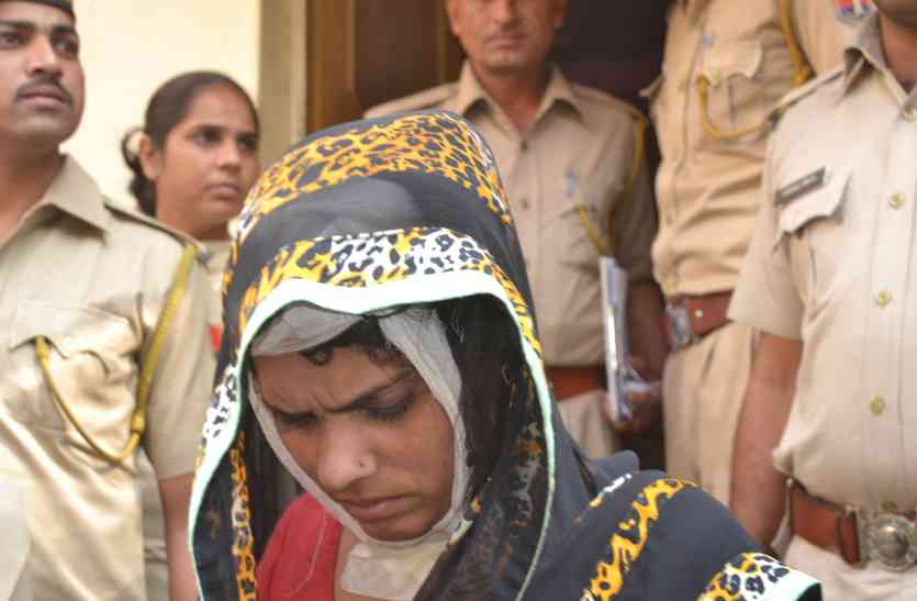 women killed husband by hammer गुस्साई बीवी ने यूं लिया बदला, हथौड़ा मारकर पति का किया काम तमाम