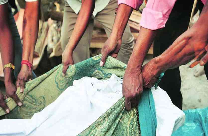 Gangrape 5 लोगों ने किया नाबालिग का गैंगरेप, हुई गर्भवती, फिर गांव वालों ने जो किया वो है खौफनाक