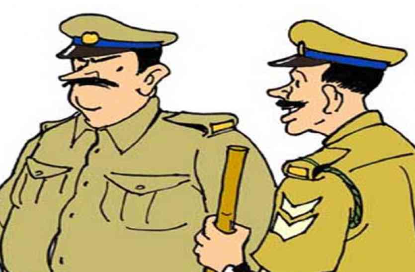 स्वंय को खाद्य विभाग का नोडल अफसर बताकर सोसाइटियों से उगाही करने वाला आरोपी फरार खाद्य विभाग का नोडल अफसर बन ठगी करने वाला पुलिस की पकड़ से दूर
