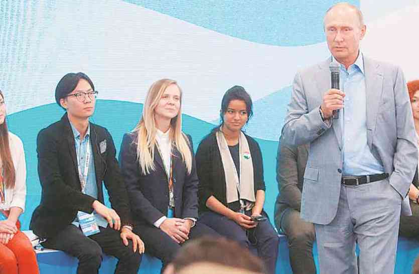 putin mets with indian doctor पुतिन की ‘भविष्य की टीम’ में भारत की जूनियर डॉक्टर