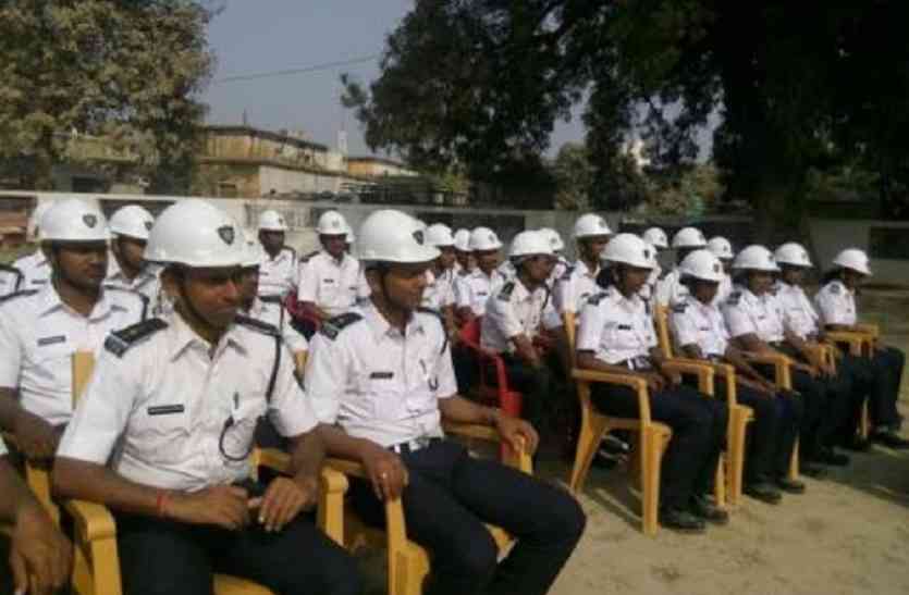 ट्रैफिक ब्रिगेड बनारस की टीआरबी की तरह दिखेगी ट्रैफिक पुलिस