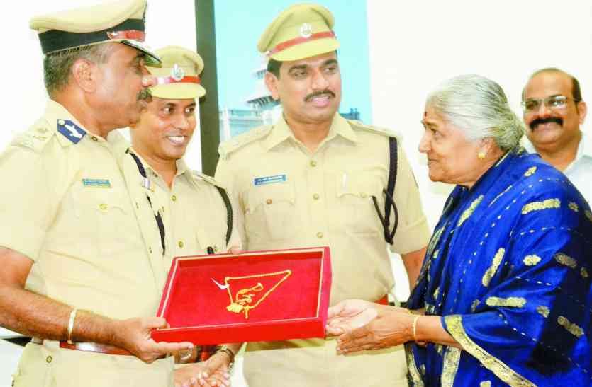 Five members arrested, फ्लाइट से आकर लूटपाट करने वाले बावरिया गिरोह के 5 सदस्य गिरफ्तार