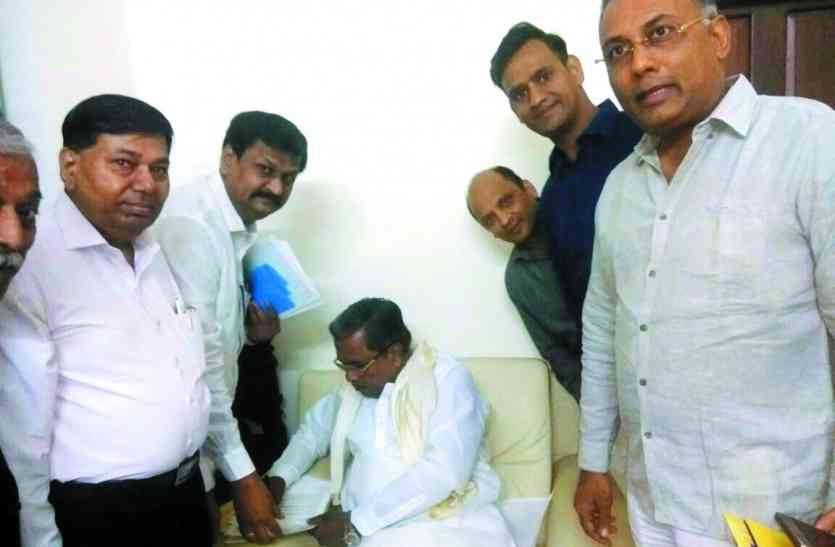 CM Siddaramaiah सीएम सिद्धू से मिले व्यापारी,जीएसटी में सुधार की गुहार