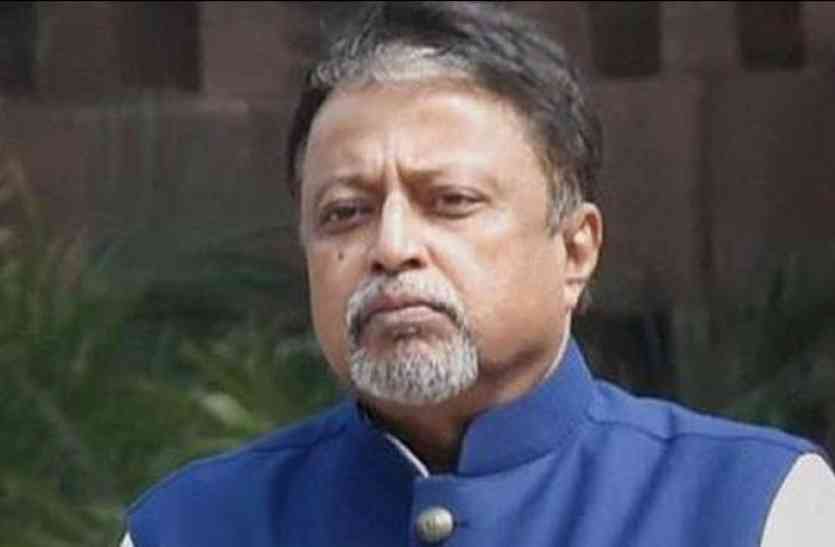 Mukul Roy नम्रता ने मुकुल,ऋतब्रत ने अज्ञात के खिलाफ दर्ज कराई एफआईआर