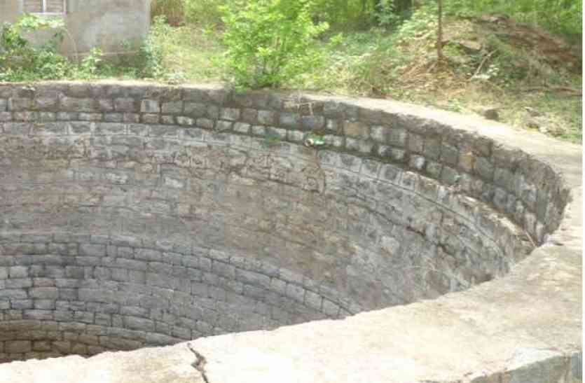 Bhilwara, bhiwara news, Sons death at home father falls into well in bhilwara, bhilwara news in hindi, latest hindi news in bhilwara, Bhilwara latest hindi news घर पर बेटे ने दम तोड़ा, उधर पिता कुएं में गिरा