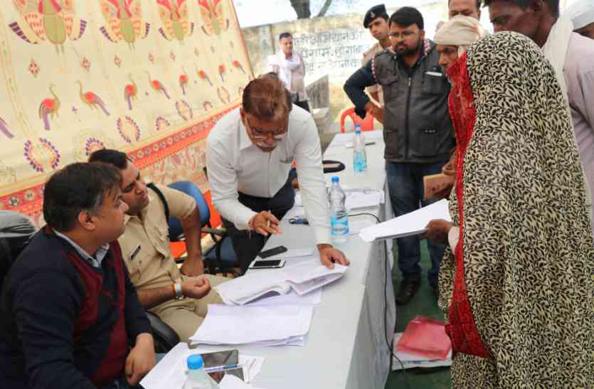 Morena News, Morena Hindi News, Mp Hindi News, Case settled on the spot, Morena, Revenue settlement camp, landowner 33 वर्ष बाद मिली संपत्तिबाई को उसकी जमीन