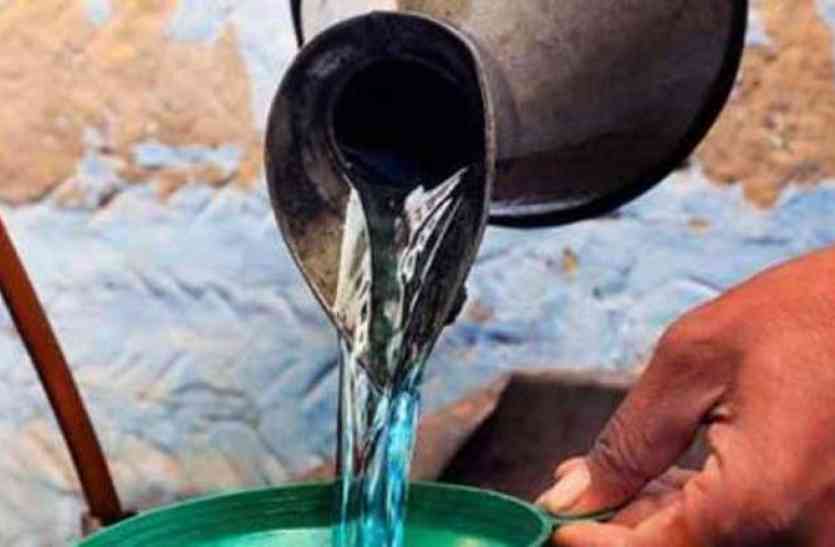 kerosene यूपी सरकार ने की केरोसिन में कटौती, गरीबों की मुश्किलें बढ़ीं