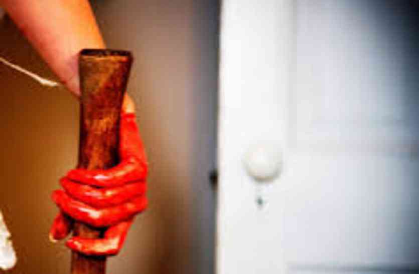 man kills wife in Jhunjhunu फोन पर गैर मर्द से बात करती थी पत्नी, पति ने फूंकनी से पीट-पीट कर दी हत्या