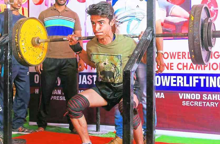 udaipur: State level power lifting competition udaipur उदयपुर: राज्य स्तरीय पावर लिफ्टिंग प्रतियोगिता में मिहिर ने बनाए दो नए कीर्तिमान