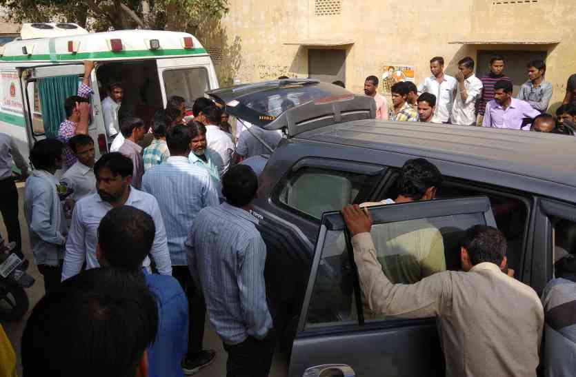 108 Ambulance घायलों को ले जाती एम्बुलेंस रास्ते में अटकी