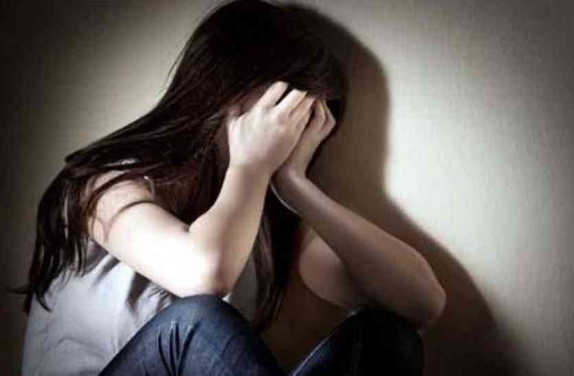 rape victim दुष्कर्म पीड़िता पहुंची आरोपी के घर, फिर...