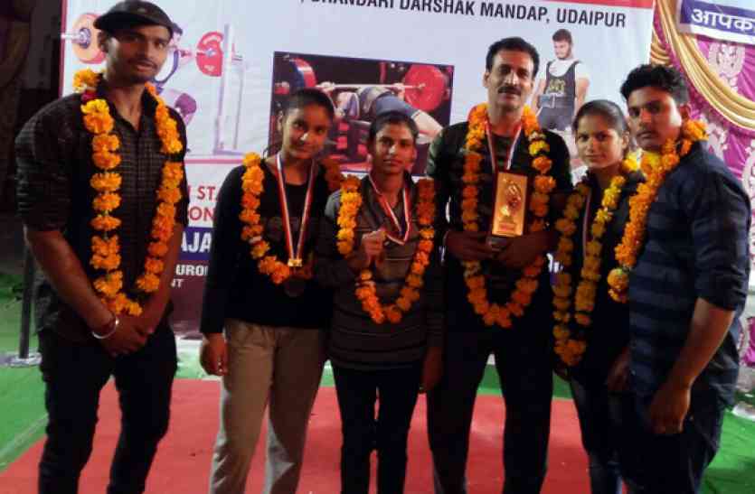 राज्य स्तरीय पावर लिफ्टिंग प्रतियोगिता पावर लिफ्टिंग प्रतियोगिता में छाए खिलाड़ी