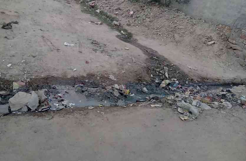 Disaster of the colony बीकानेर की यह कॉलोनी आज भी है मूलभूत सुविधाओं से वंचित