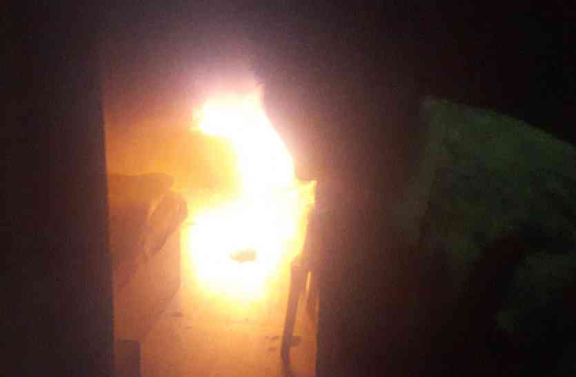 Presidents fire on the Fourth floor प्रेसीडेंट के फोर्थ फ्लोर पर लगी भीषण आग...देखें वीडियो