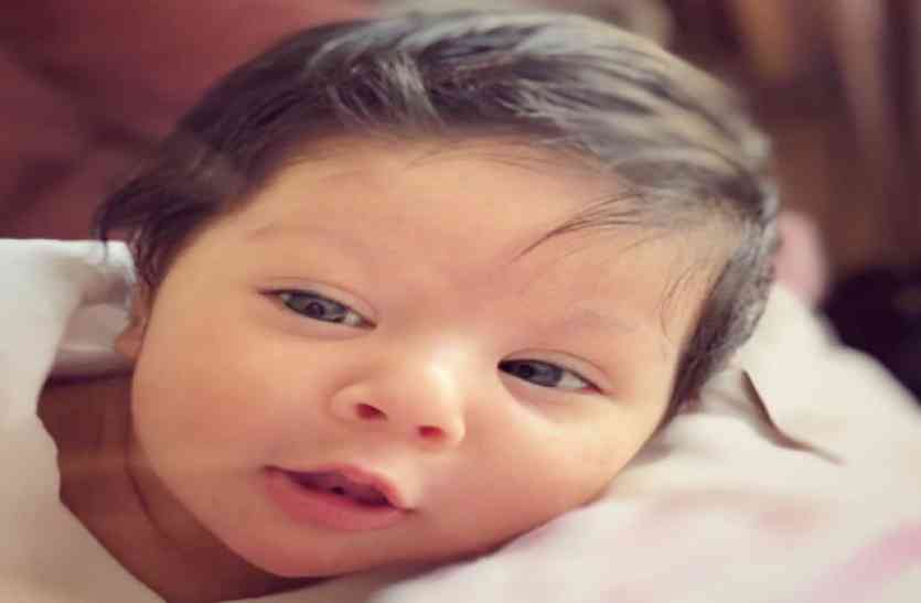 inaaya_khemu चिल्ड्रेन्स डे पर बॉलीवुड स्टार्स ने शेयर की अपने बच्चों की क्यूट तस्वीरें, देखें एक झलक