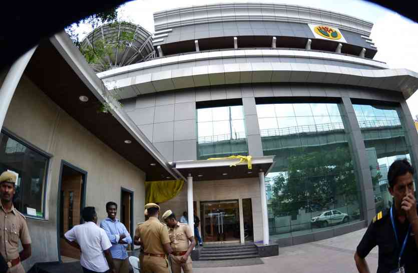 IT, IT RAID, SHAHIKALA, JAYA TV शशिकला परिवार के ठिकानों पर छापे में 1400 करोड़ की अघोषित आय का खुलासा : आईटी
