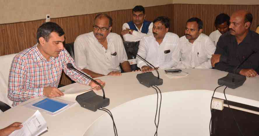एमआईसी के प्रस्ताव पर रोक : आयुक्त ने कहा- नियमों के विपरीत निगम में नहीं होगा कोई काम