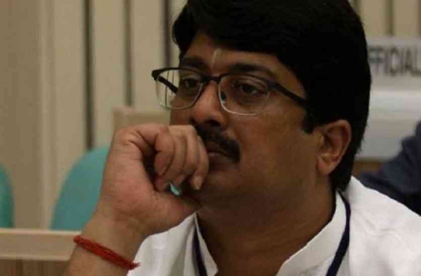 Bahubali Raja Bhaiya may support his close candidate in election धर्म संकट में राजा भैया, निकाय चुनाव में इनका करेंगे समर्थन!