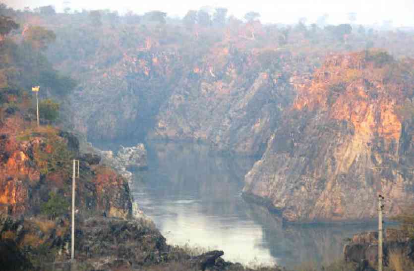 changing marble mountains Miraculous marble: इन वादियों में अपने आप रंग बदलते हैं पहाड़... सम्मोहित हो जाते हैं सैलानी