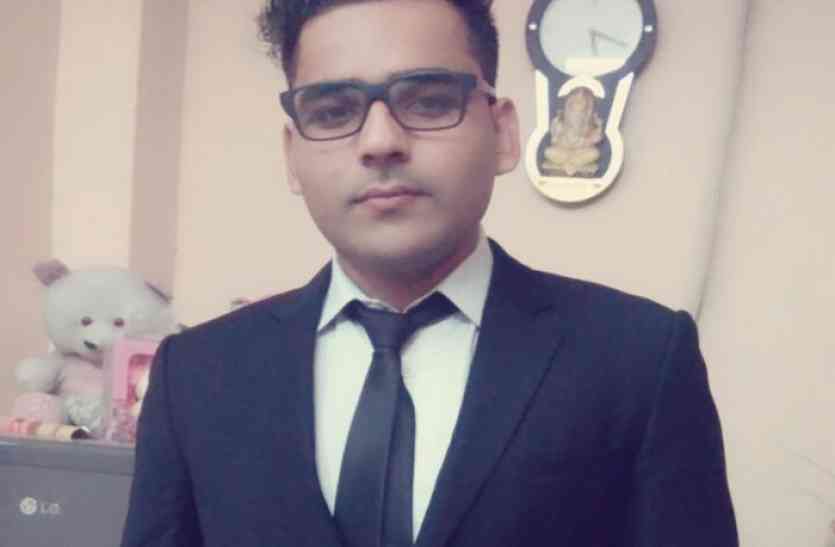 Muzaffarnagar जब फिल्मी अंदाज में भेष बदल कोर्ट में सरेंडर करने पहुंचा बदमाश तो पुलिस भी रह गई हैरान, देखें वीडियो-