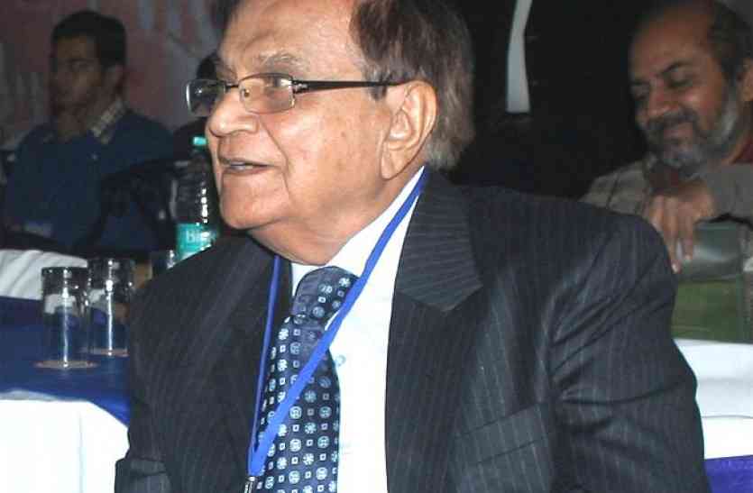Samprada Singh अंबानी को पीछे छोड़ यह शख्स हुआ देश के अमीरों में शामिल, जानिए कौन है ये