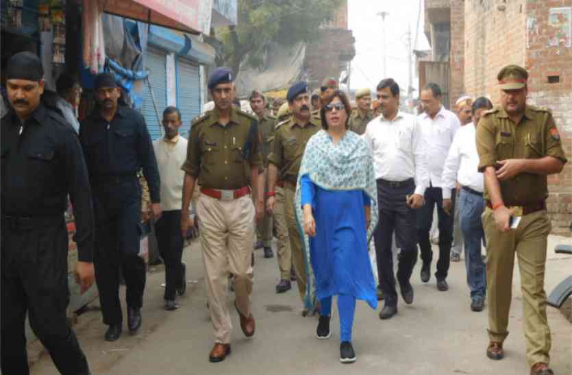 Hardoi DM Shubhra Saxena Nagar Nikay Chunav : इस IAS अधिकारी ने सभी कैंडिडेट्स को दिन में दिखाए तारे, चुनाव में नहीं गल रही कोई दाल!